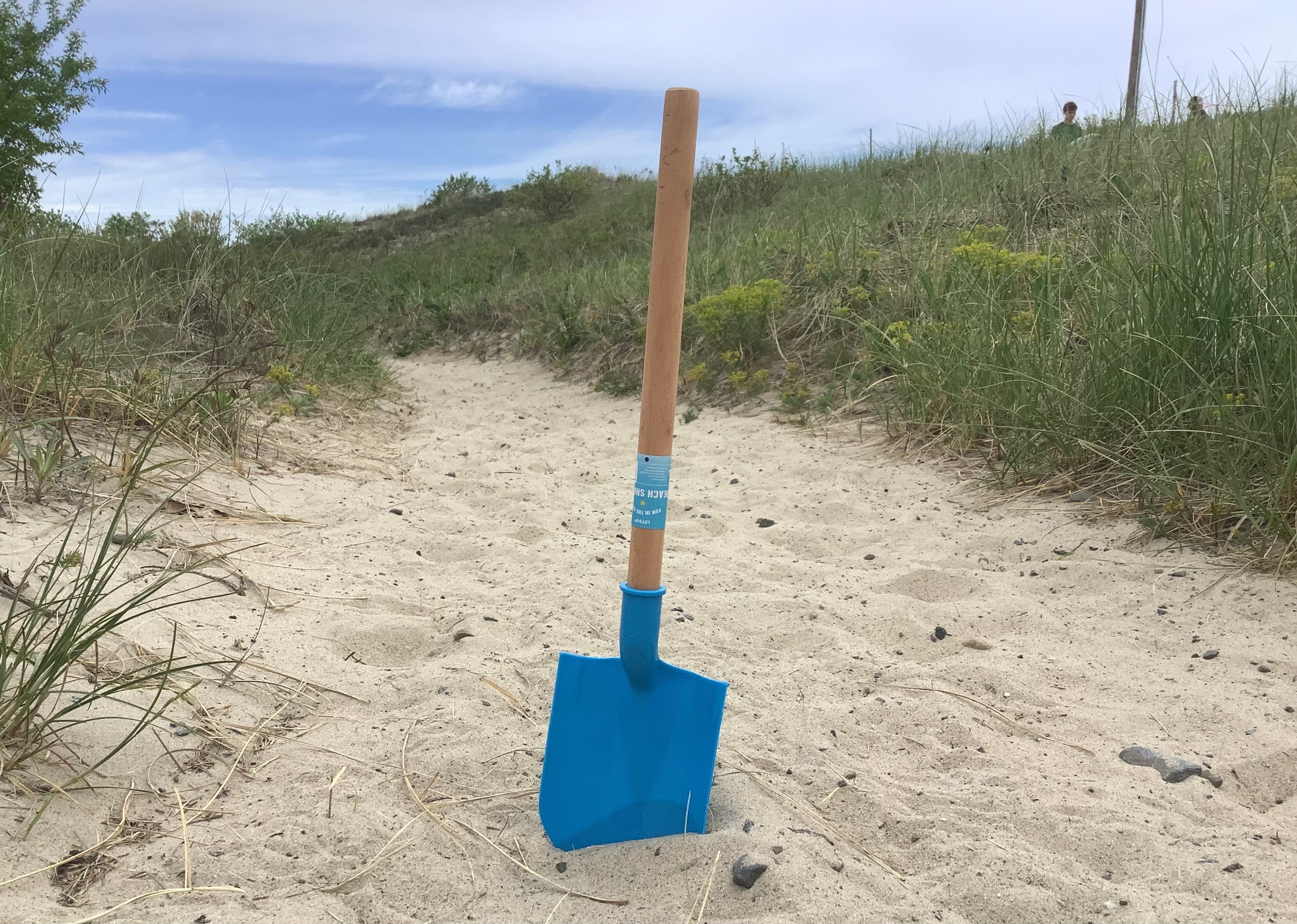 Short Sand Shovel