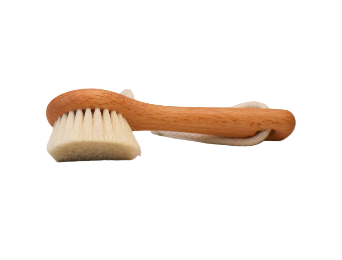 Face Brush w/ Handle