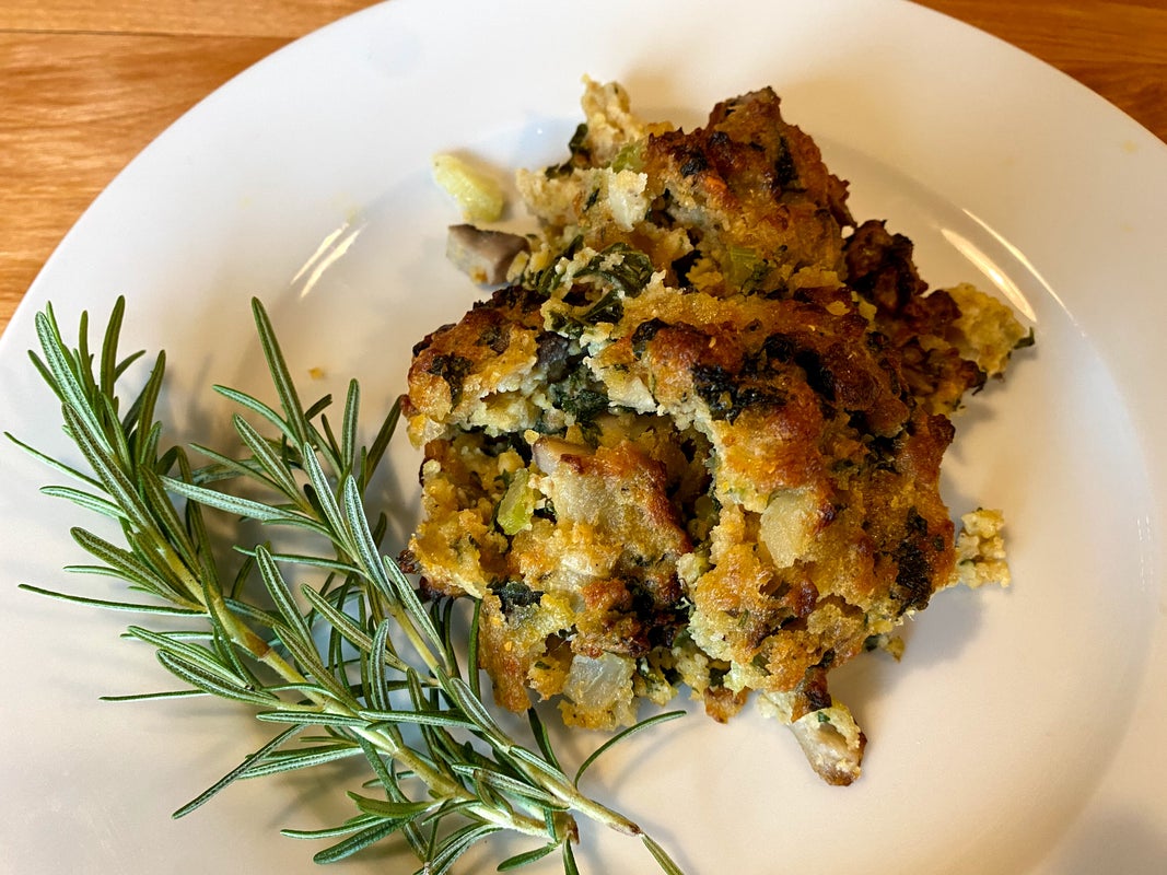 Powisset - Thanksgiving Mushroom & Kale Cornbread Stuffing